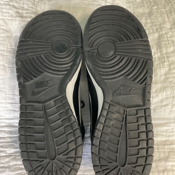 Athletic_Shoes